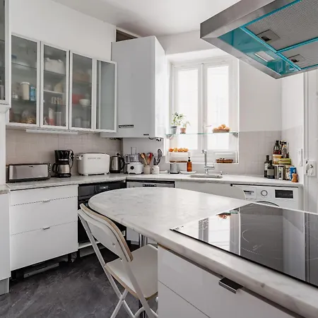 Veeve - Eiffel Chronicles Apartment