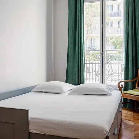 Veeve - Eiffel Chronicles Apartment Paris